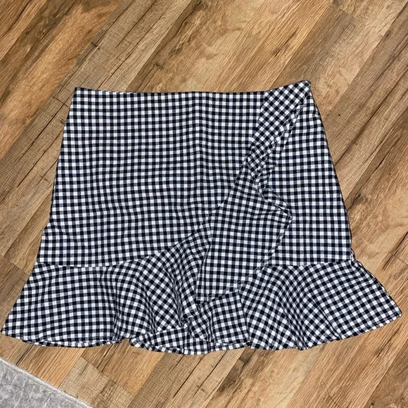 Forever 21 gingham ruffle skirt - Picture 3 of 4
